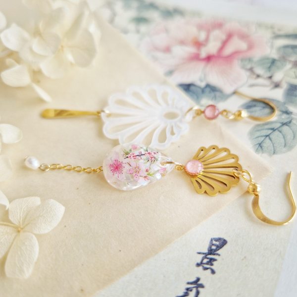 Révérée Nacrée - Boucles d'oreilles – Image 3